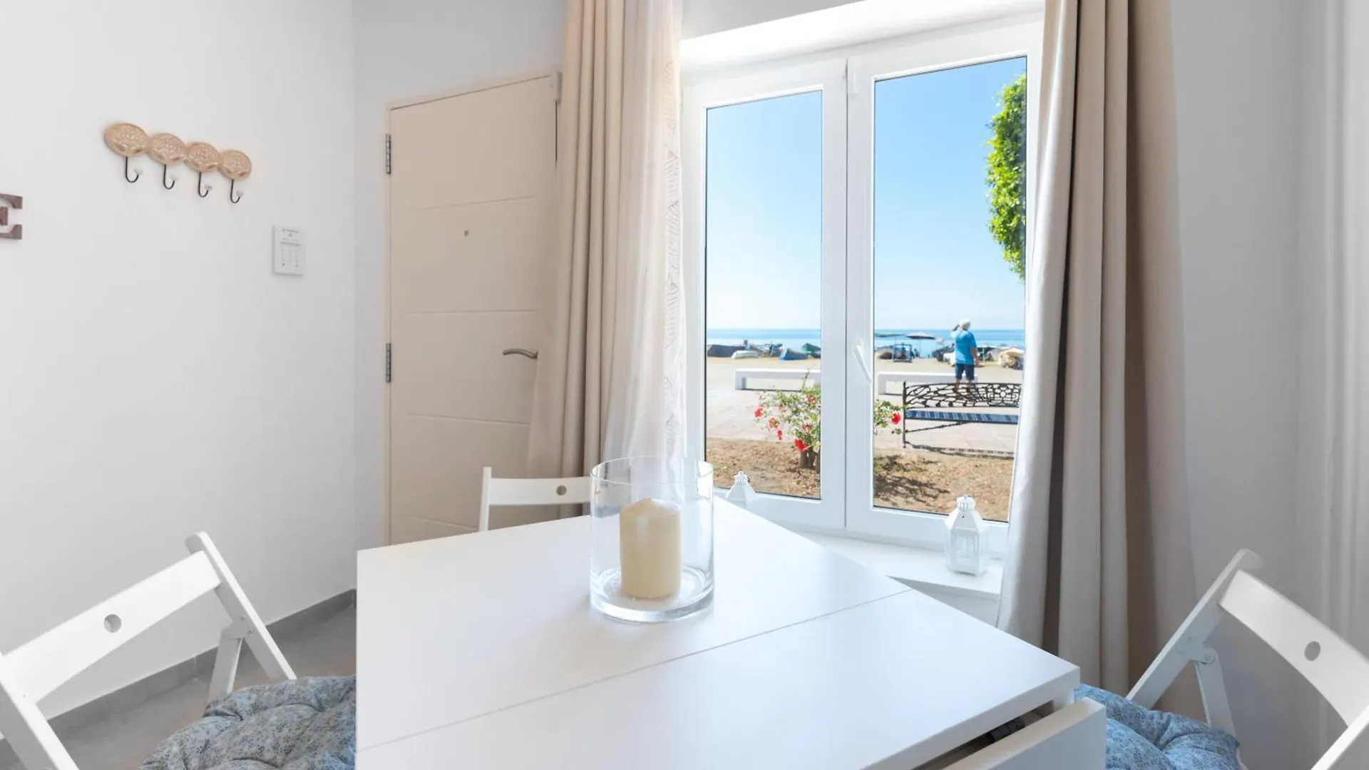 Апартаменты Wintowinrentals Dream Home On The Beachfront La Cala Del Moral