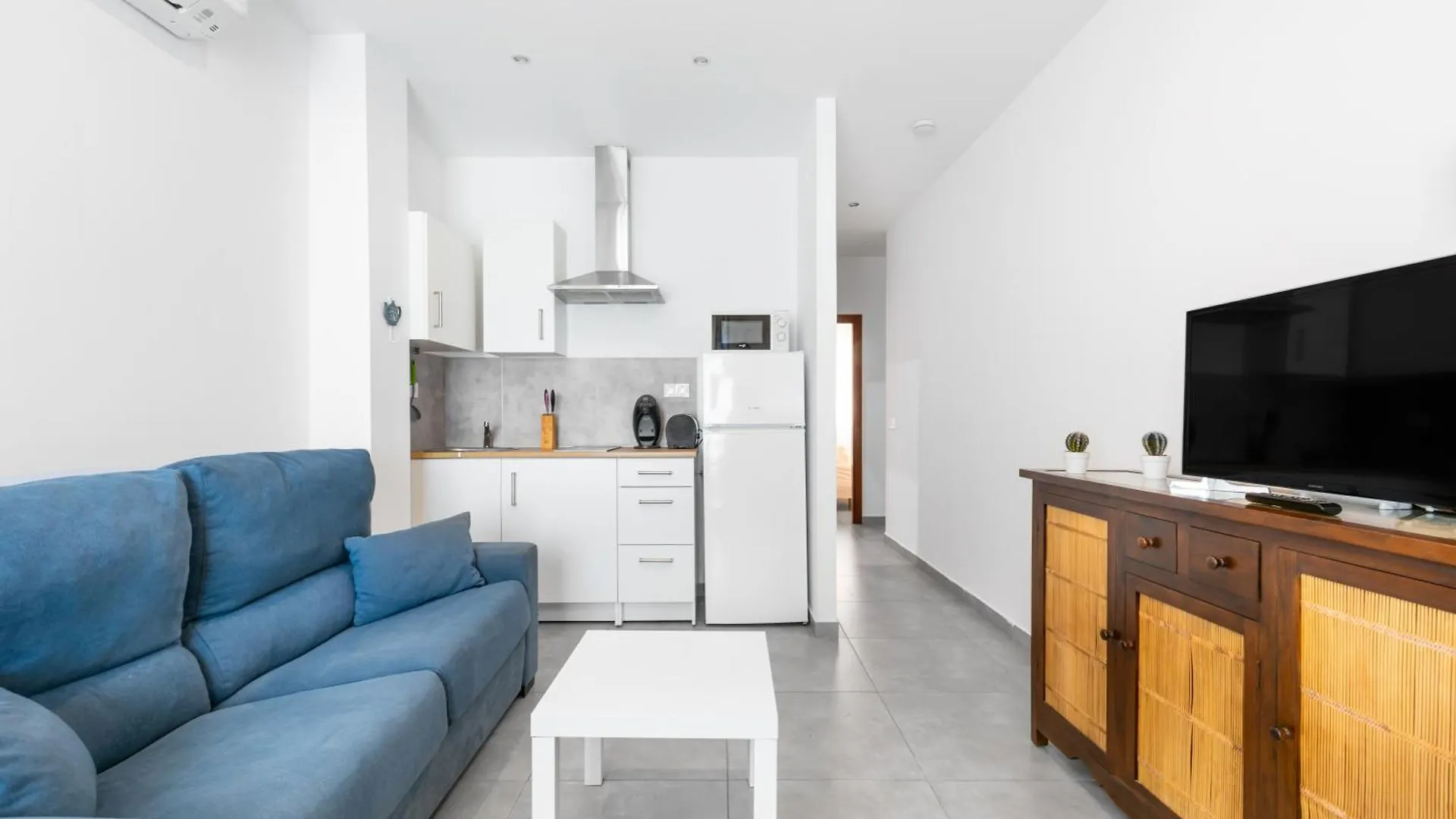 Апартаменты Wintowinrentals Dream Home On The Beachfront La Cala Del Moral